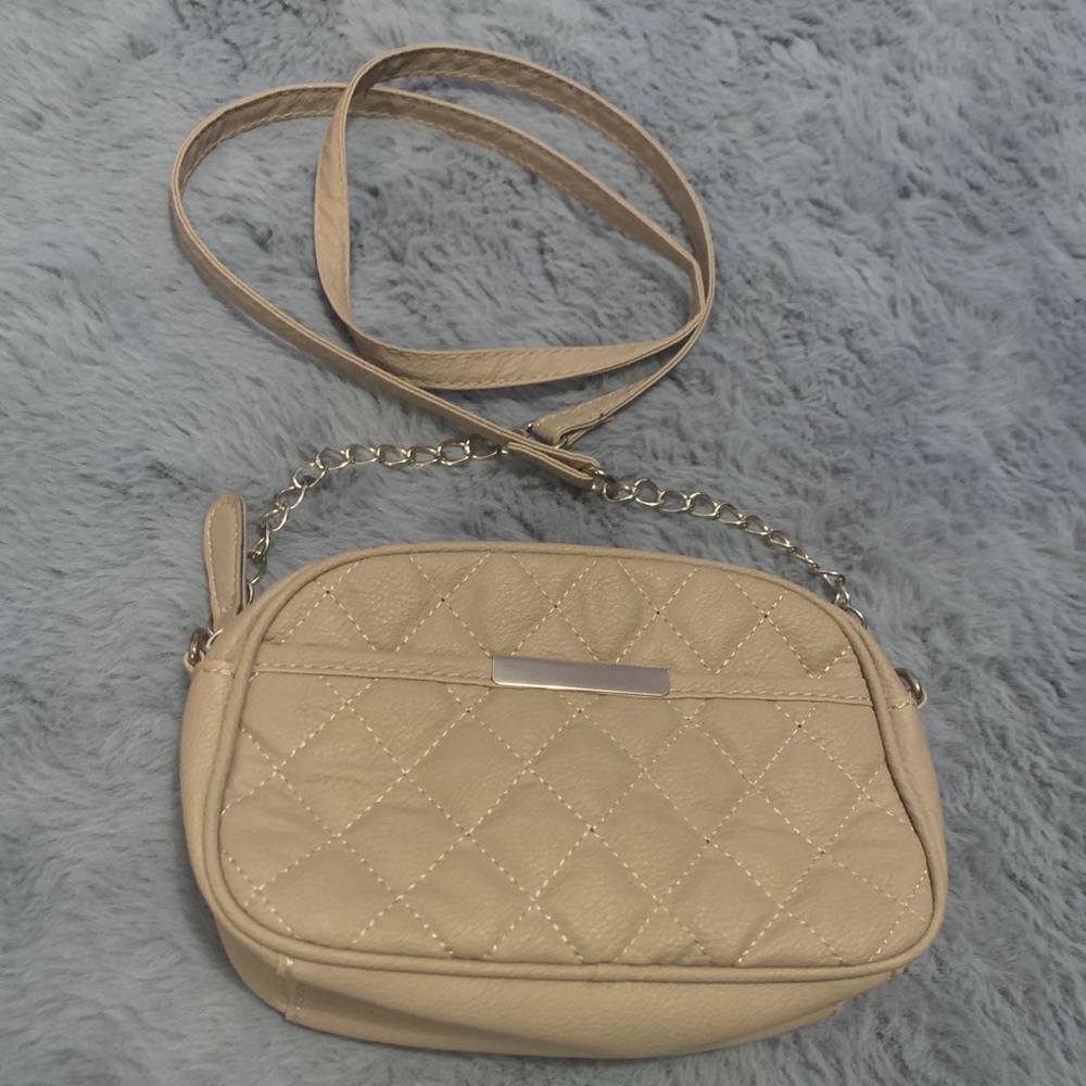 💥$11 - Beige Mini Purse 👜 Gold accents